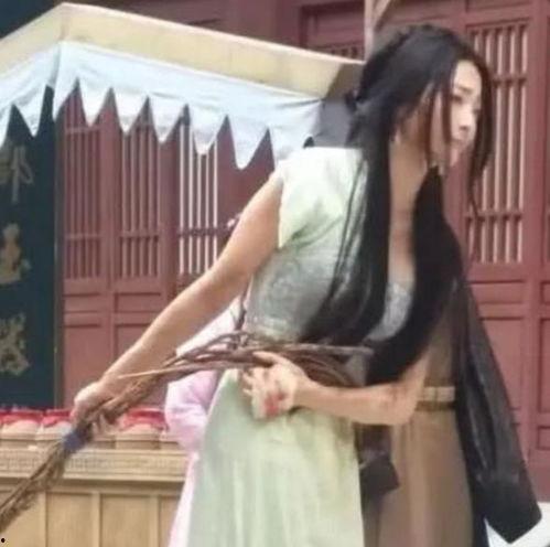 龙套男演员吃瓜视频